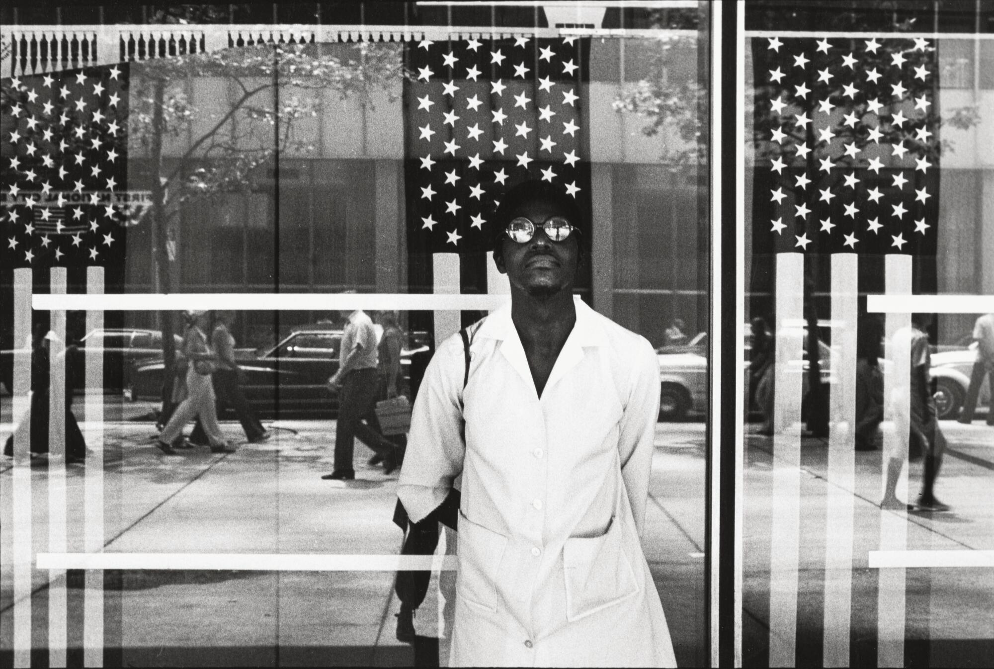 America Seen Through Stars and Stripes, New York City, NY, ca. 1973, vintage gelatin silver print, image: 8 5/8 x 12 1/2 in. (21.9 x 31.8 cm); Margaret M. Vance Fund, 2017.19.5.